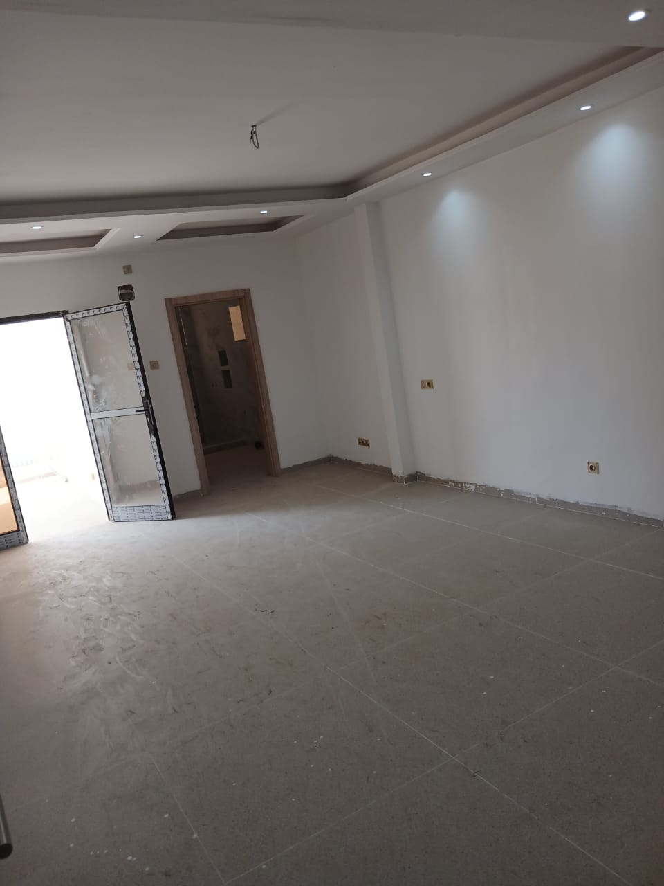 Studio neuf à louer dans une villa — Les Sipres, Dakar